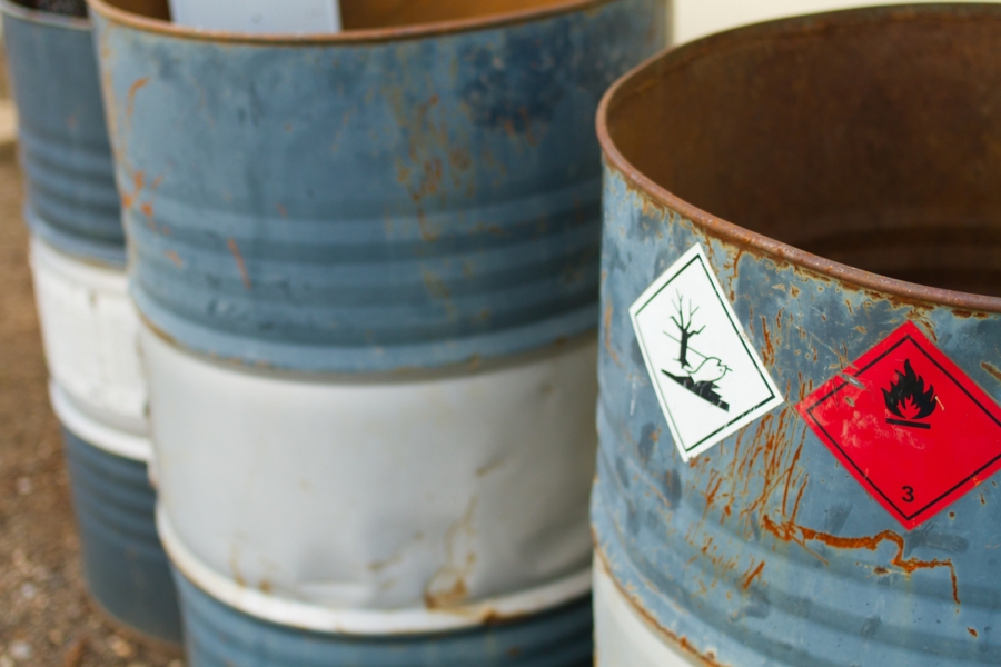 SI - Are You Using Plastic Containers for Flammable Liquids Safely?
