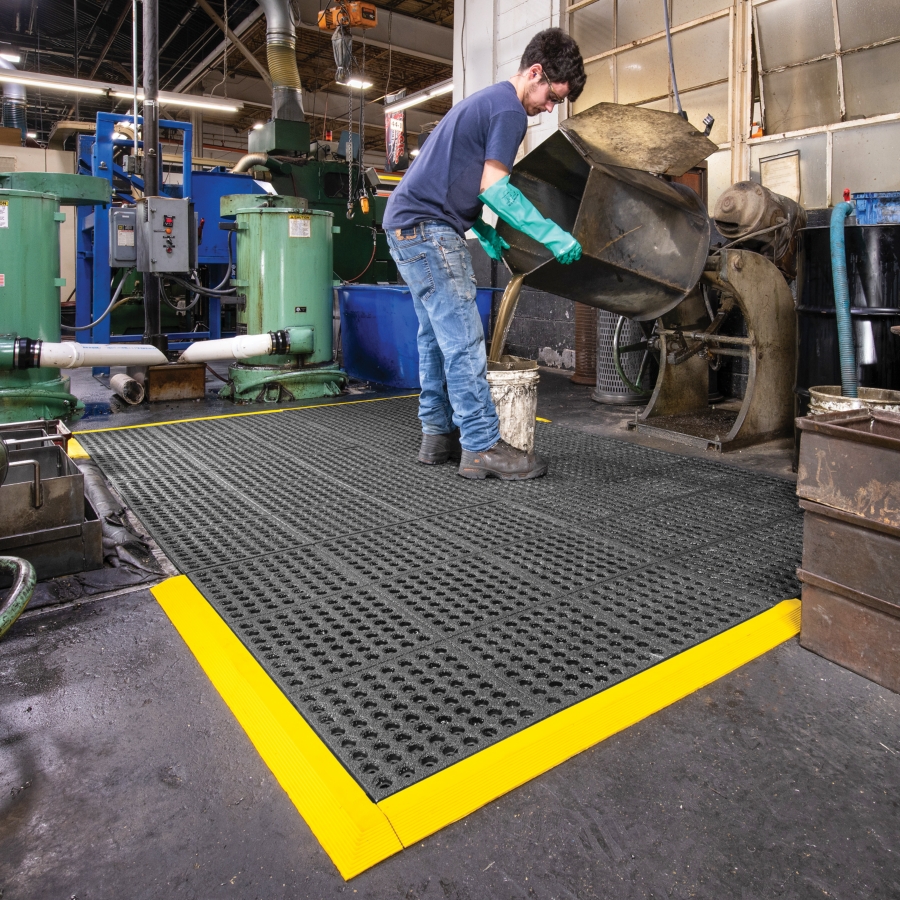  M+A Matting Comfort Flow  Commercial-Grade Drainable  Anti-Fatigue Mat for Wet Areas, Slip Resistant, Chemical Resistant, Welding  Safe, Grease and Oil Proof, (Black, 4' x 6') : Industrial & Scientific